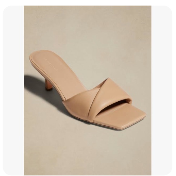 Kitten Heel Tan Sandal Banana Republic New - Picture 2 of 9